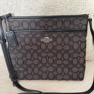 Coach Signature Canvas Black and Gray Messenger Crossbody Bag 10x9.5